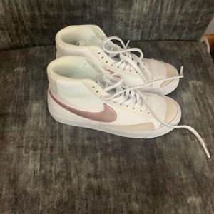 Nike Blazer Mid “77 in great condition. Will not come In original box